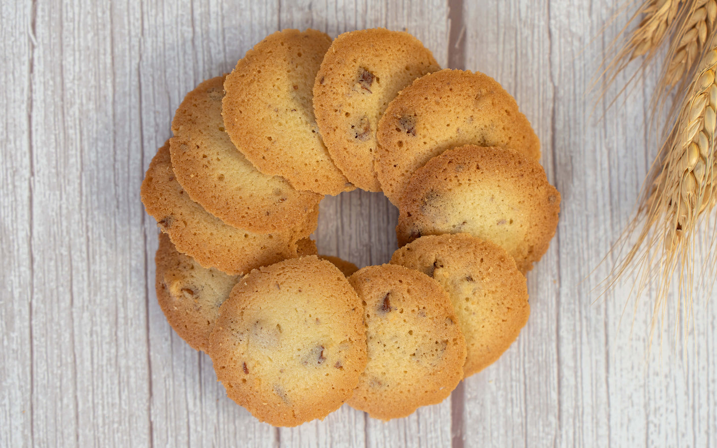 butter pecan wafer cookies arranged in a circle